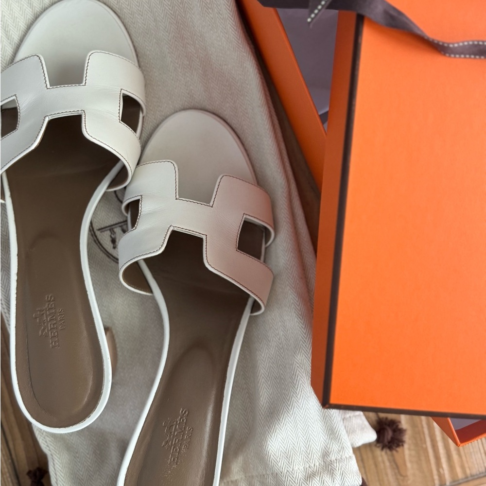 Hermes Oasis white Sandals